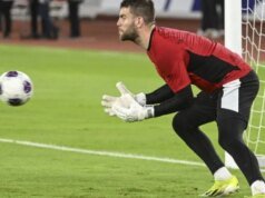 Il portiere della nazionale indonesiana Maarten Paes è arrivato all’Ajax Amsterdam