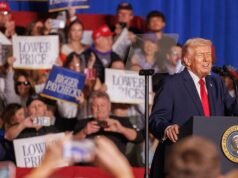 Il presidente Donald Trump lancia la campagna di medio termine del 2026 durante una manifestazione in Iowa