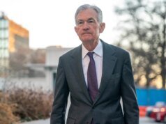 Il presidente della Fed Jerome Powell afferma che i consumatori stanno cercando di “risparmiare” a fronte dell’inflazione
