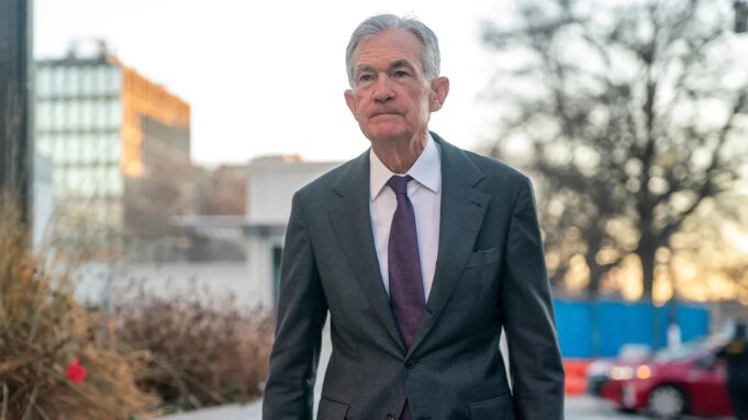 Il presidente della Fed Jerome Powell afferma che i consumatori