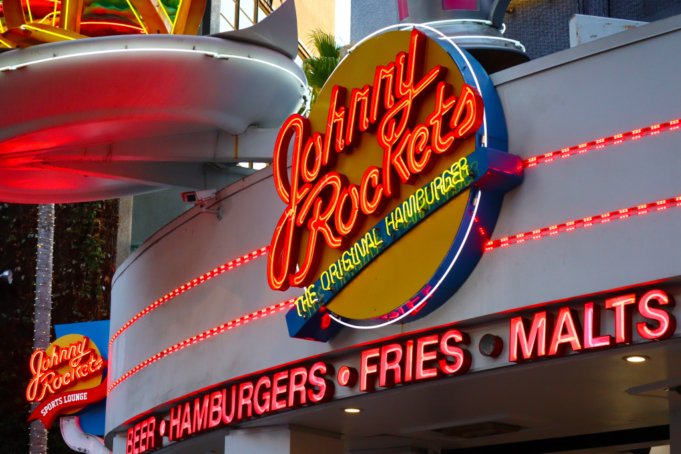 Il proprietario di Johnny Rockets, Fatburger dichiara bancarotta - The