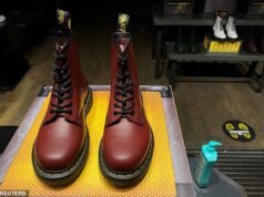 Inciampando nello sconto nel “perno” del marchio, i saldi delle vendite Dr. Martens