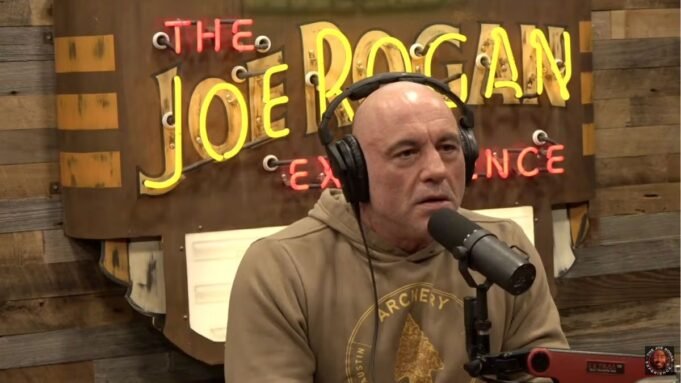 Joe Rogan ha saltato i Golden Globe a causa della