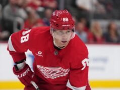 Kane dei Red Wings ha pareggiato con Modano come il giocatore di origine americana con il maggior numero di punti