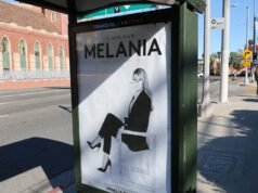 LA Metro trasferisce gli autobus con la pubblicità “Melania” dopo atti di vandalismo