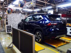 La Toyota ibrida è diventata il laboratorio di batterie dell’Indonesia