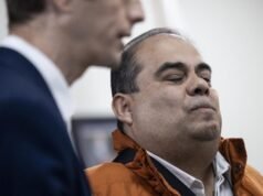 La causa sostiene condizioni disumane presso la struttura ICE di Adelanto