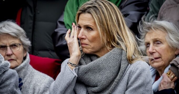 La regina piange in un momento importante per l'amato membro