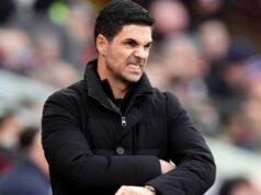 La stagione dell’Arsenal suggerisce “usura” mentre Neville avverte che i Gunners devono vincere il titolo di Premier League