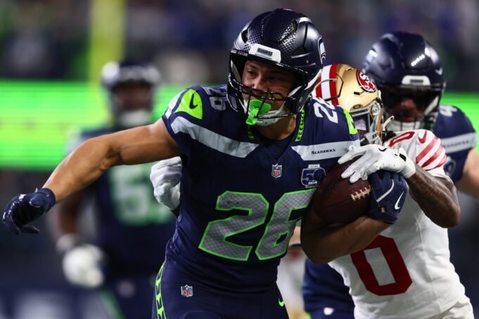 L'allenatore dei Seahawks è "ottimista" riguardo all'RB Zach Charbonnet (ginocchio)