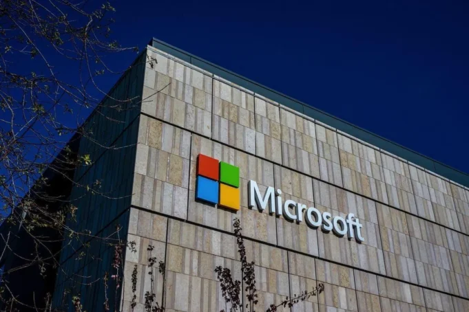 Le azioni Microsoft crollano mentre la spesa per l’intelligenza artificiale