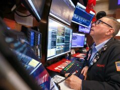 L’economista Peter Schiff avverte che l’aumento dell’oro è un segno di una grave crisi del dollaro e di un collasso economico imminente