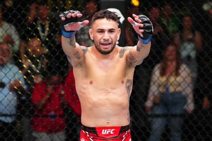 Livello di fiducia Alex Perez firma nuovamente dopo UFC 324