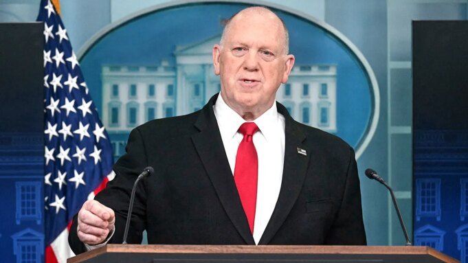 Lo zar Tom Homan ha incontrato il governatore Tim Walz