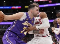 Luka Doncic ha segnato 46 punti, realizzando otto triple mentre i Lakers hanno battuto i Bulls