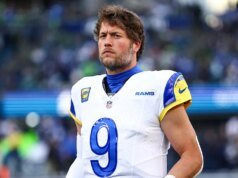 Matthew Stafford mette la famiglia al primo posto. Dopo che i Rams hanno perso contro i Seahawks nei playoff