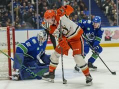 Nikita Tolopilo (32 parate), Canucks esclude Ducks