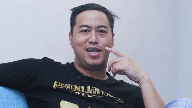 Pandji Pragiwaksono afferma che lavorerà nuovamente su materiale di cabaret