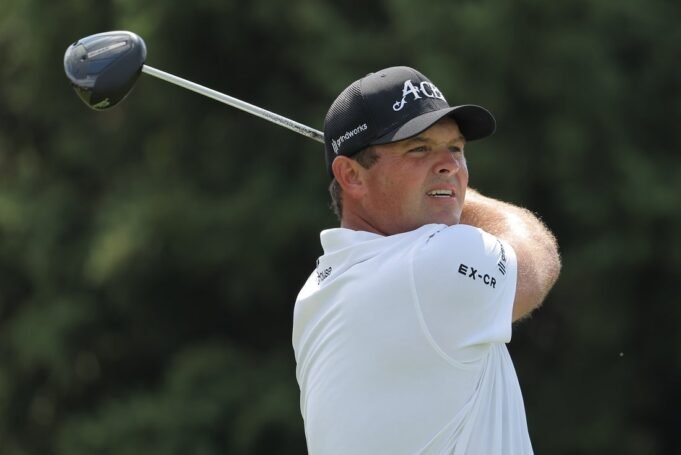 Patrick Reed è in testa con 4 tiri nella fase