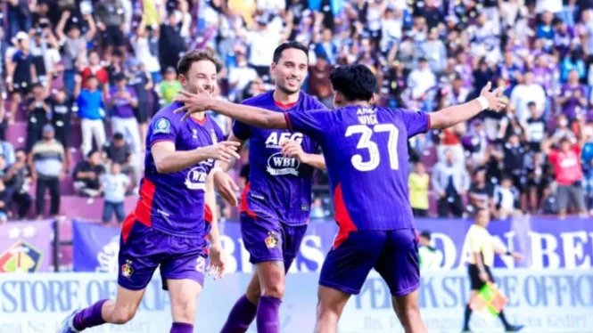 Persian Kediri è a casa! Il trio spagnolo ha dimostrato