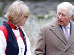 Re Carlo parla con l’arcivescovo di Canterbury mentre i disturbatori interrompono il servizio | Reale | Notizia