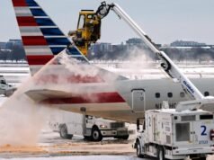 Ritardi dei voli all’aeroporto LAX, SoCal, dopo la tempesta invernale negli Stati Uniti