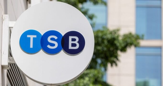 TSB annuncia "fino a £ 230" per alcuni clienti nel