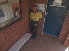 Tre sospettati di omicidio danno la caccia a Julian. Ingram va ancora forte dopo una settimana | Mondo | Notizia