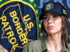 Trump sostiene la segretaria del DHS Kristi Noem mentre i democratici chiedono la cacciata