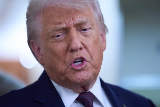 Trump visita l’Iowa e cerca di concentrarsi sull’accessibilità economica