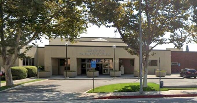 Un uomo, una donna e una ragazza di 17 anni,