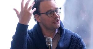 Il Pentagono chiede a Claude di usare l’intelligenza artificiale come preferisce. Claude mi ha detto che era “pericoloso”.