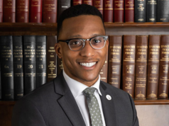 Il democratico Christian Menefee vince le elezioni speciali in Texas Riduce la maggioranza del GOP