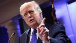 John Cusack, Kathy Griffin, Stephen King e altri rispondono agli attacchi contro l’Iran