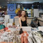 “Ora ho un migliore equilibrio tra lavoro e vita privata”: l’assistente dentale diventata pescivendola