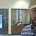 Una pacca sulla spalla, una carta bancaria rubata. Ricerca di due imputati di truffa bancomat