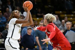 Giocatori di basket del Colorado premiati dai Big 12