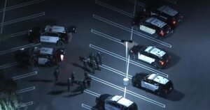 La polizia uccide il sospetto uomo armato nella sparatoria di Pasadena; 1 ufficiale, 1 ferito