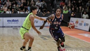 La tripla doppia ricetta di Archibald ha portato Pelita Jaya a 13 vittorie consecutive