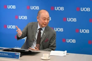 Lo stipendio del capo dell’UOB Wee Ee Cheong scenderà del 20% a 12 milioni di dollari entro il 2025