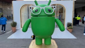 Occhiali intelligenti, armadietti AI e robot adorabili: passeggia su Android Boulevard al MWC 2026