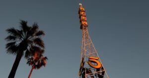 Otto procuratori generali dello stato hanno intentato una causa per bloccare la fusione del gruppo di emittenti televisive