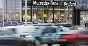 Più di 20 stati fanno causa alle nuove tariffe globali imposte da Trump dopo la sua bruciante sconfitta alla Corte Suprema