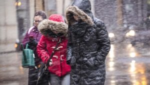 Venerdì sono possibili raffiche di vento fino a 60 miglia orarie nell’area di Chicago, dicono i meteorologi